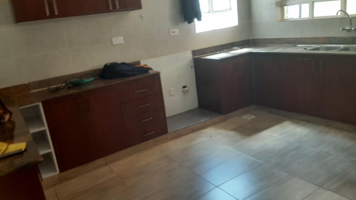 4 Bed Townhouse with En Suite at Karen - 7