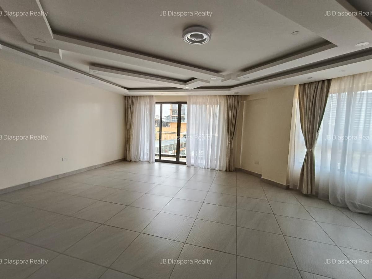 2 Bed Apartment with En Suite at Wood Avenue - 2
