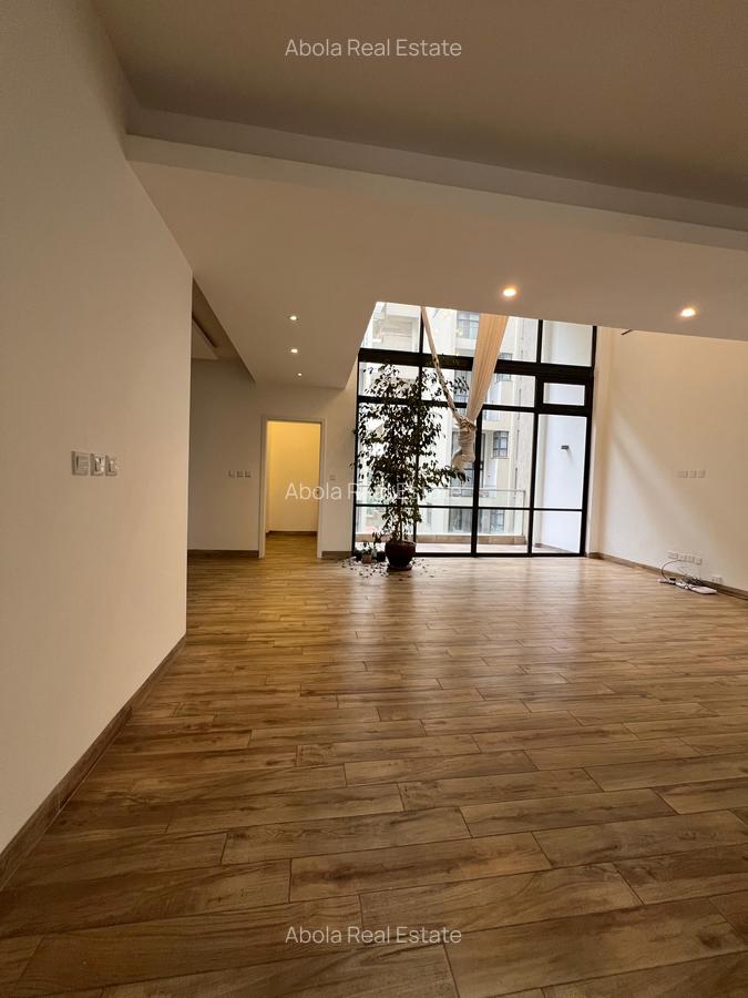 3 Bed Apartment with En Suite in Riverside - 4