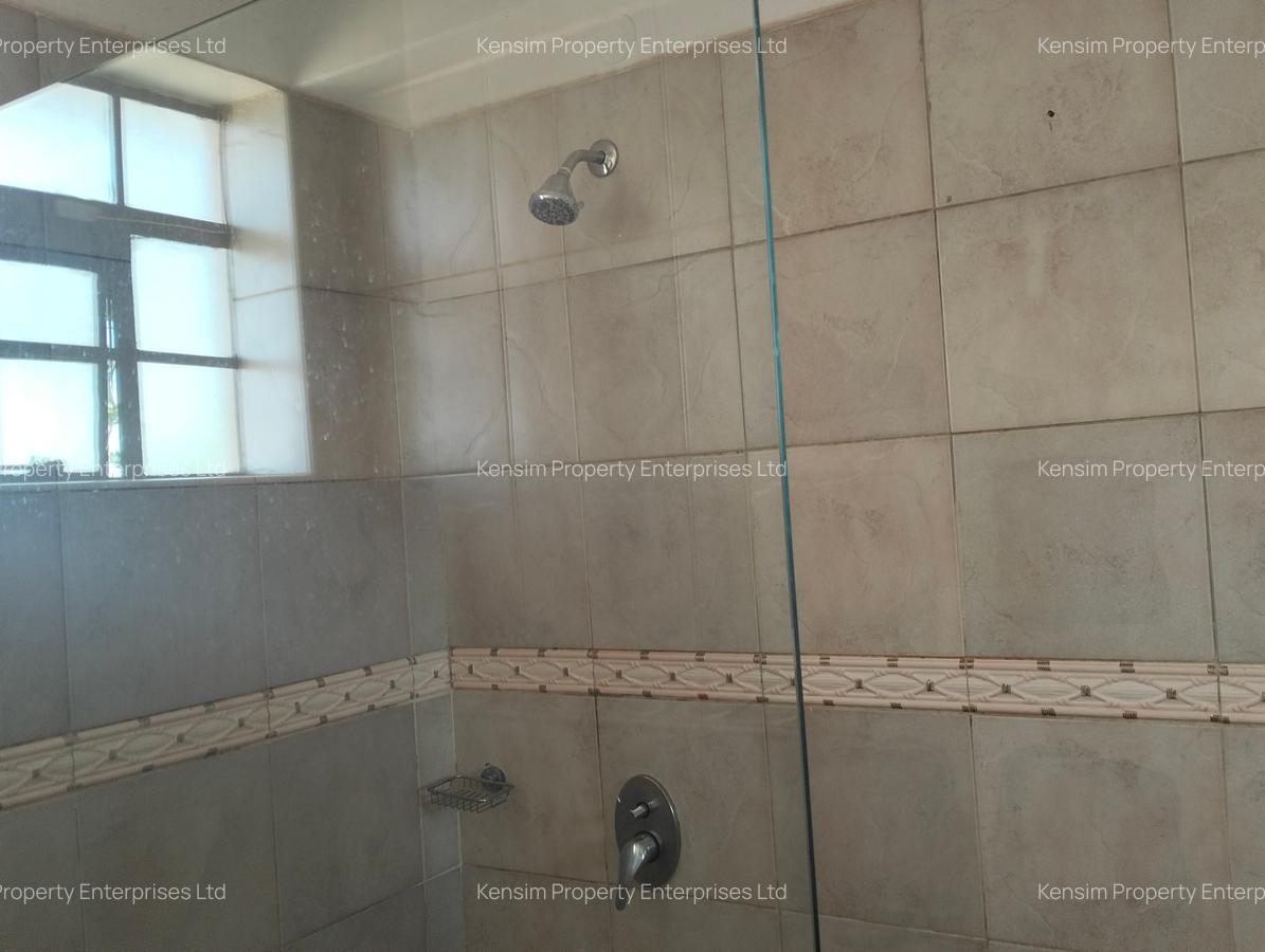 5 Bed Townhouse with En Suite in Kitisuru - 16