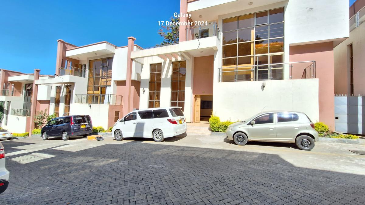 5 Bed Townhouse with En Suite at Off Chalbi Drive - 4