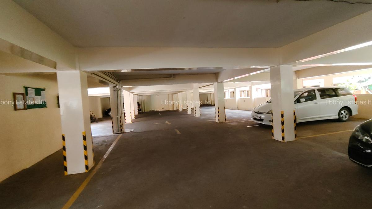 4 Bed Apartment with En Suite at Riverside Drive - 3