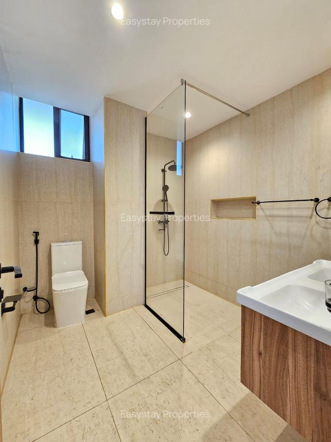 3 Bed Apartment with En Suite in Brookside - 7