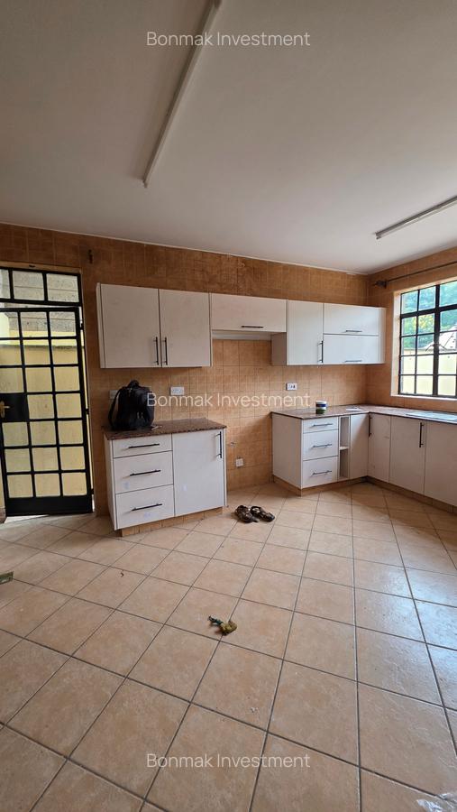 4 Bed Townhouse with En Suite at Lavington Green. - 3