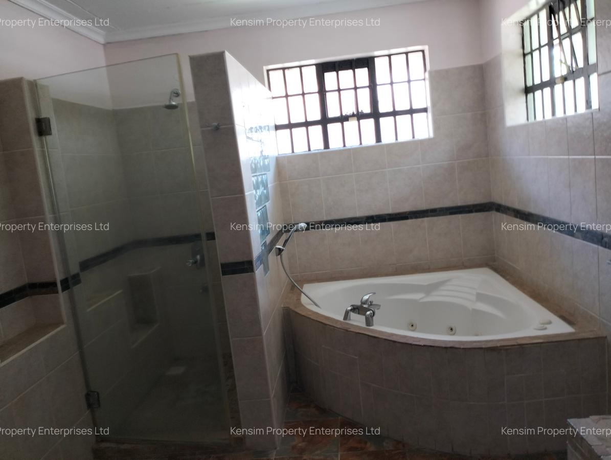 4 Bed Townhouse with En Suite in Spring Valley - 10