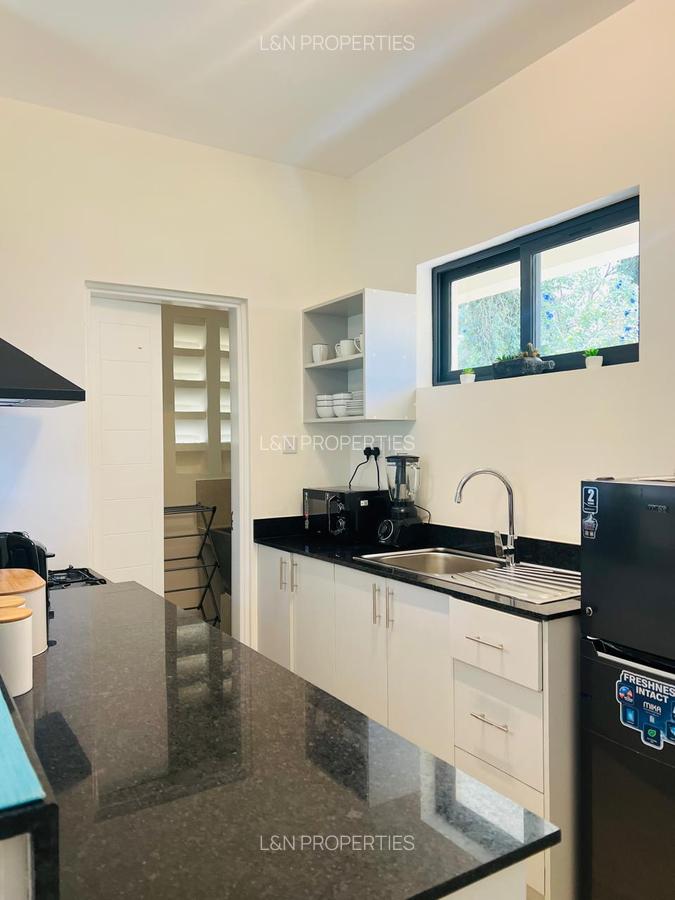 1 Bed Apartment with En Suite at Safaripark Road - 1