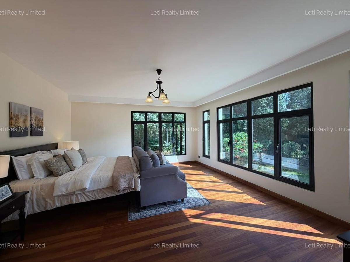 5 Bed House with En Suite in Runda - 10