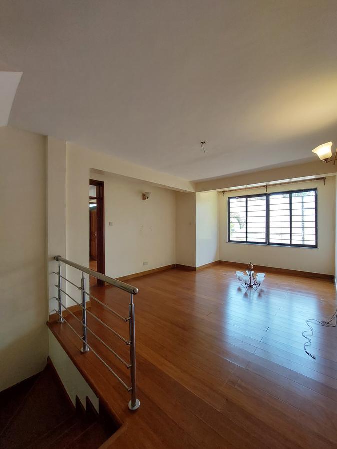 5 Bed Townhouse with En Suite in Lavington - 10