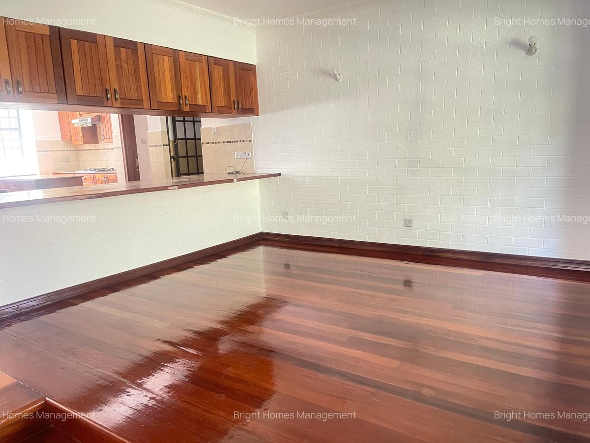 4 Bed Townhouse with En Suite in Spring Valley - 3