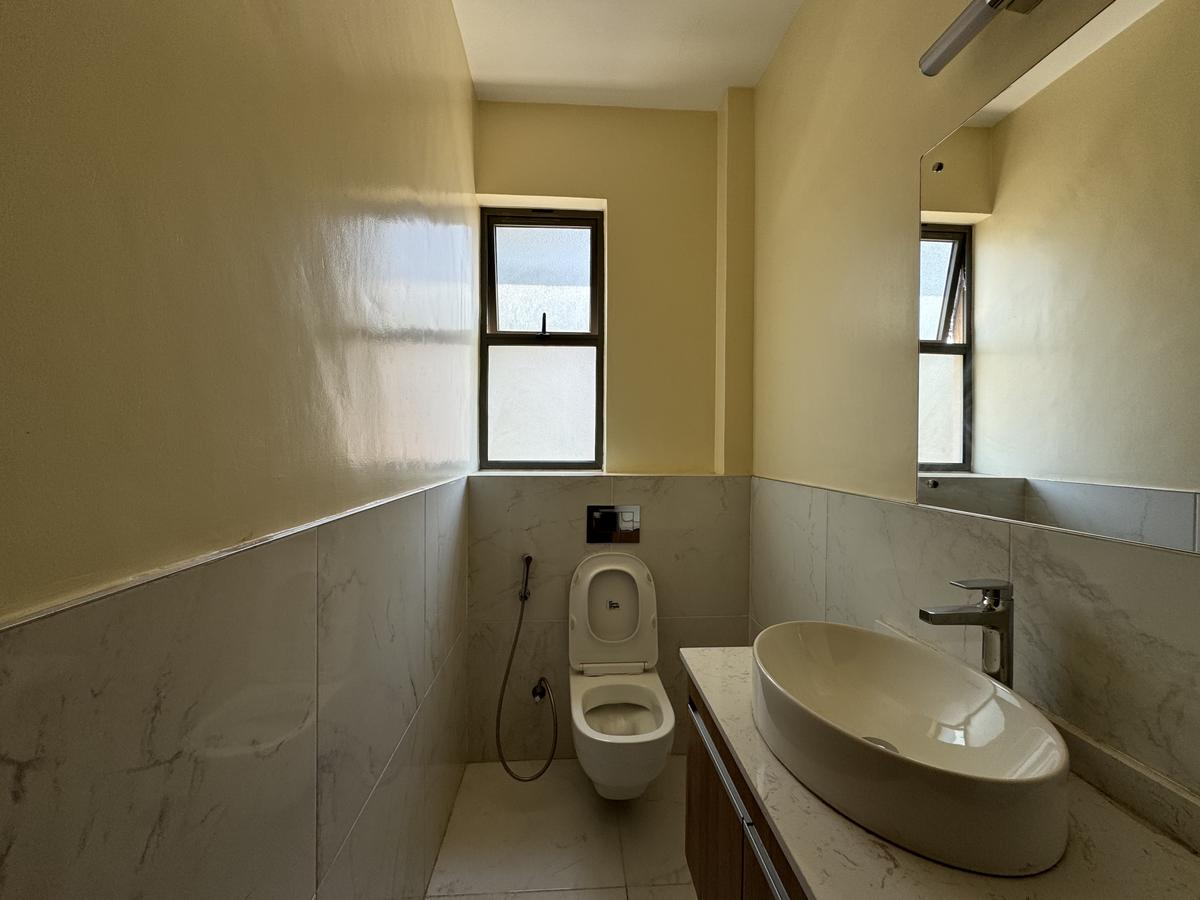 2 Bed Apartment with En Suite in General Mathenge - 17