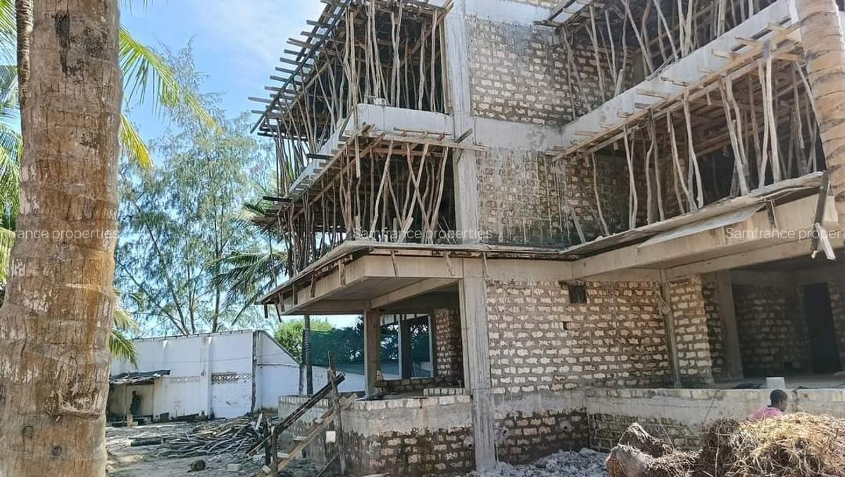 Serviced 3 Bed Apartment with En Suite at Mount Kenya Road - 2