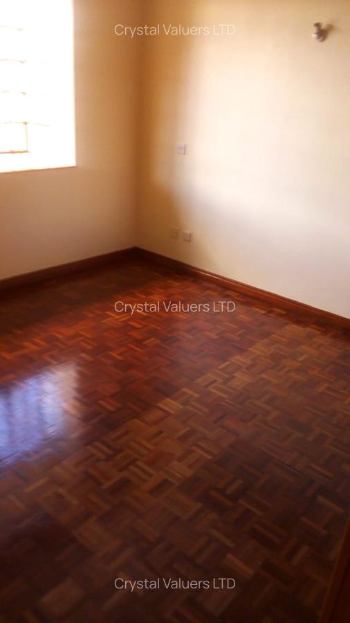 3 Bed Apartment with En Suite in Lavington - 4