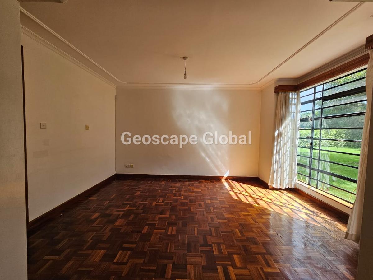 4 Bed House with En Suite in Nyari - 7