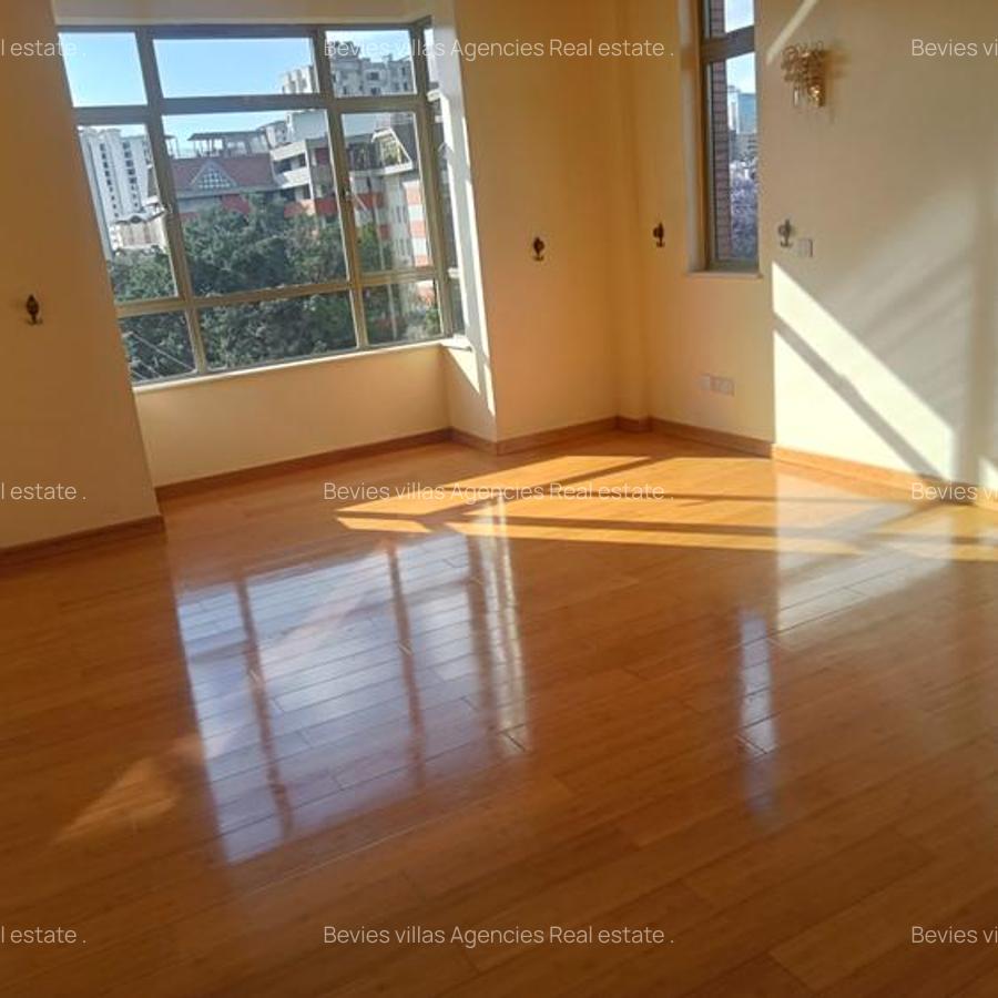 3 Bed Apartment with En Suite at Parklands - 11