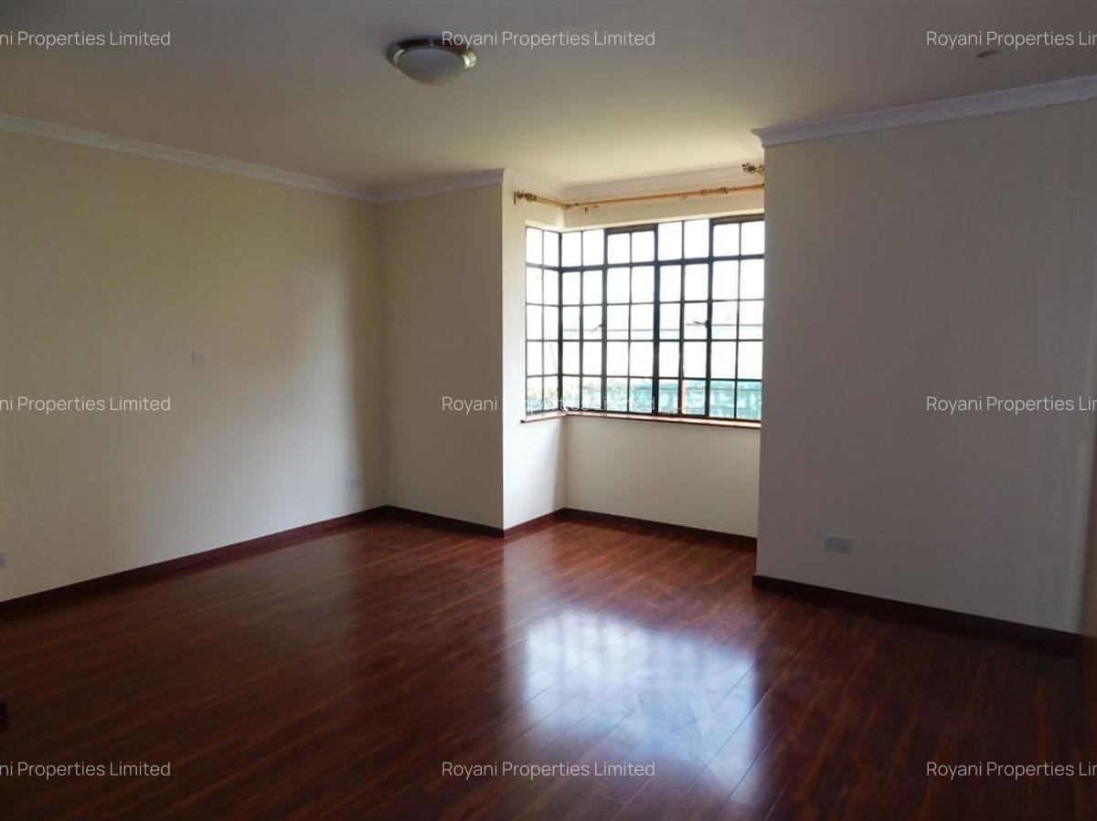 4 Bed House with En Suite at Fourways Junction Estate - 12