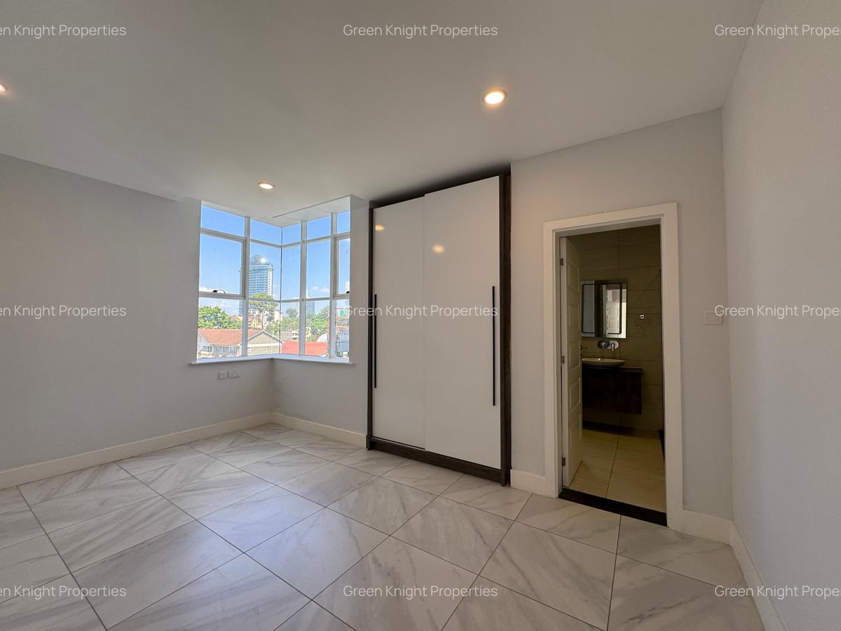 Serviced 2 Bed Apartment with En Suite in Westlands Area - 13