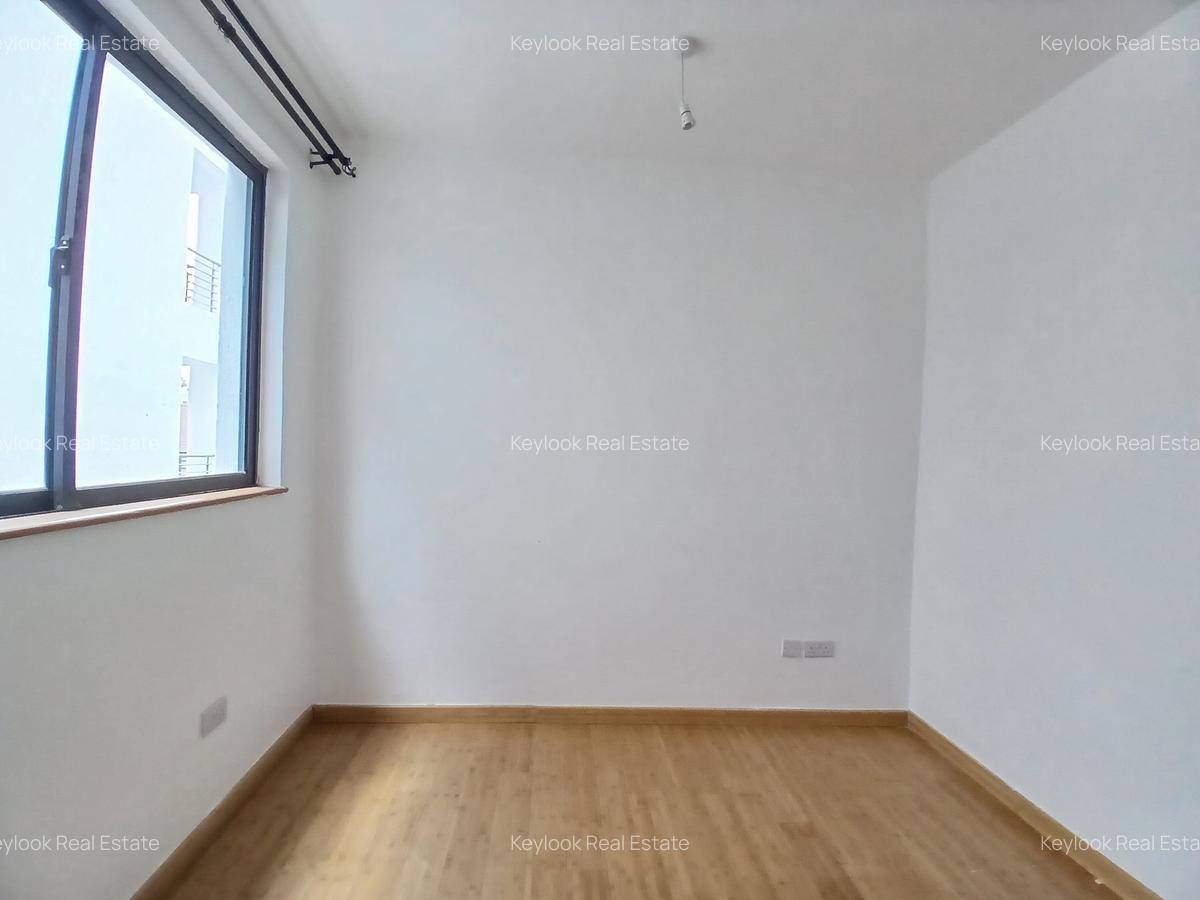 5 Bed Townhouse with En Suite at Lavington - 9