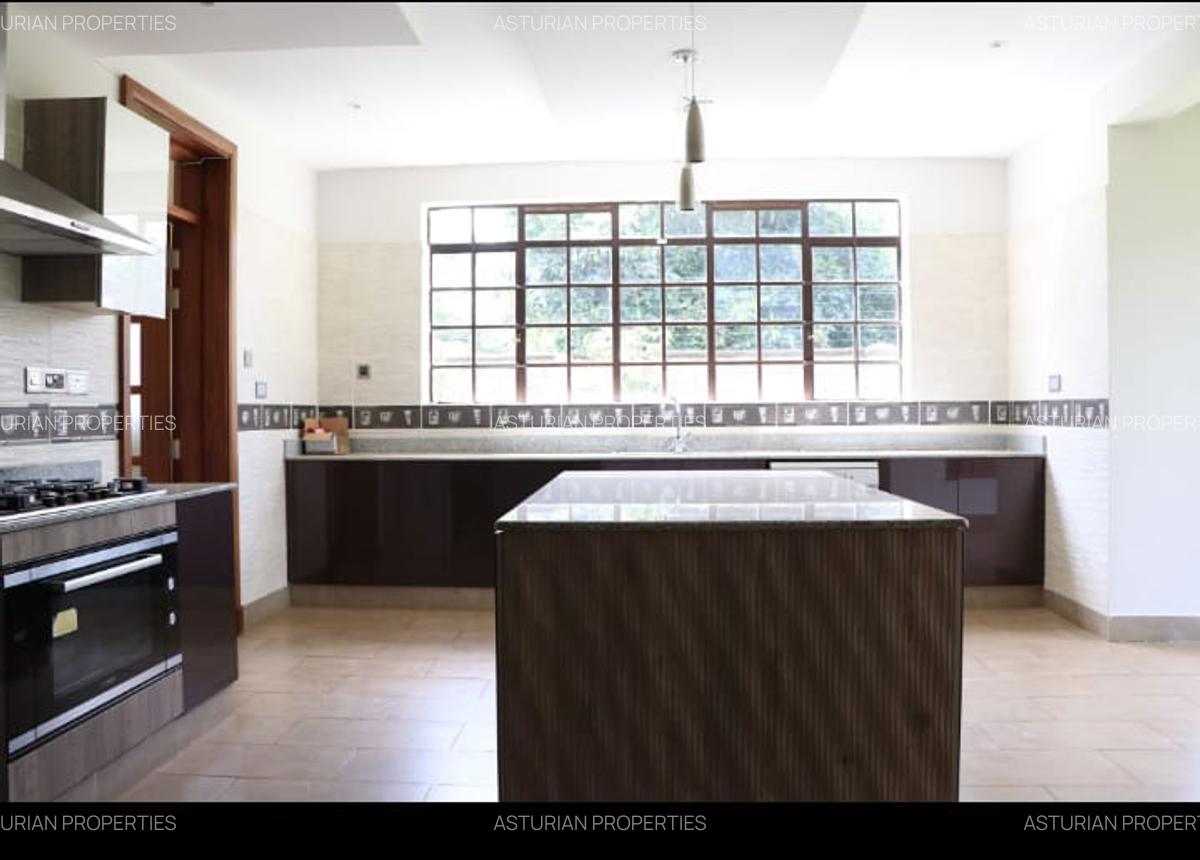 5 Bed Townhouse with En Suite in Runda - 11