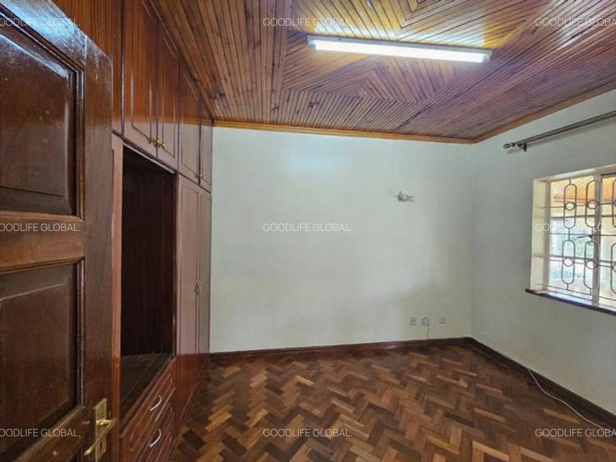 5 Bed House with En Suite at New Kitisuru - 12