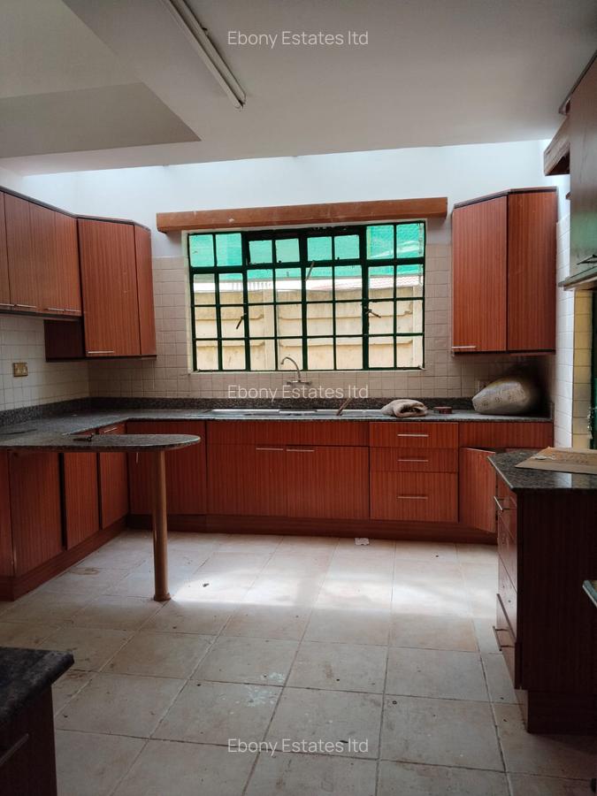 4 Bed Villa with En Suite in Kileleshwa - 11