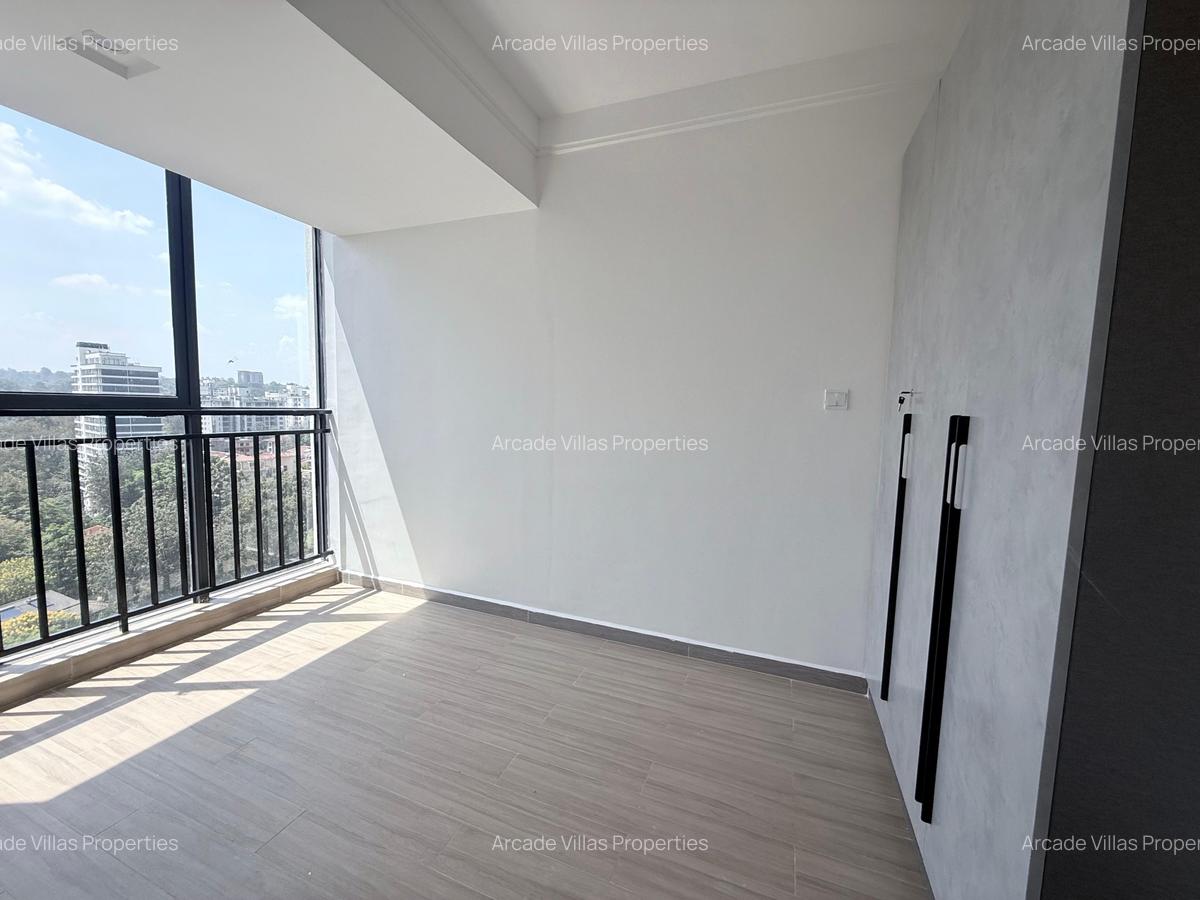 1 Bed Apartment with En Suite in Riverside - 2