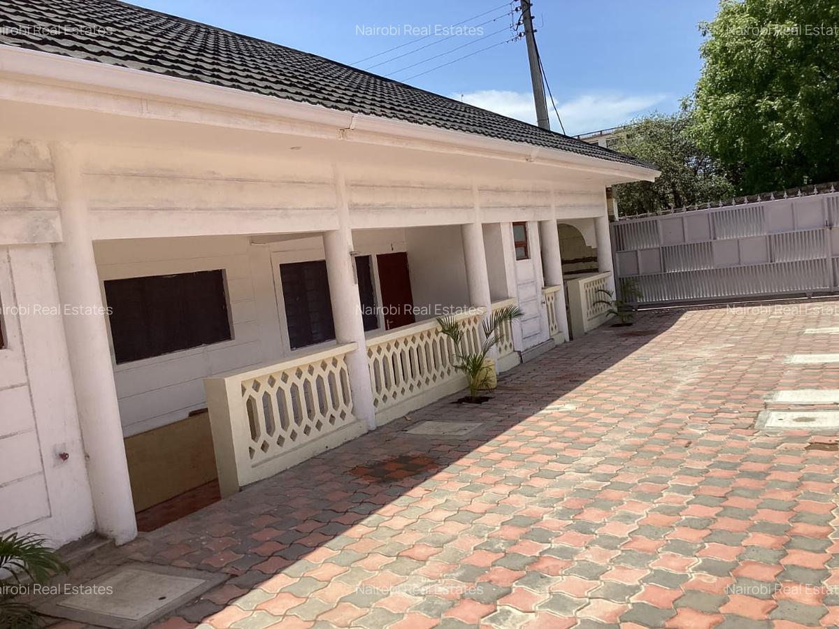 Serviced Studio Apartment with En Suite in Diani - 2