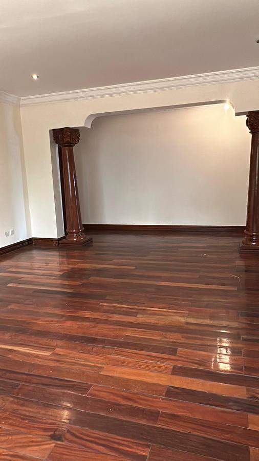 5 Bed Villa with En Suite at Lavington - 17