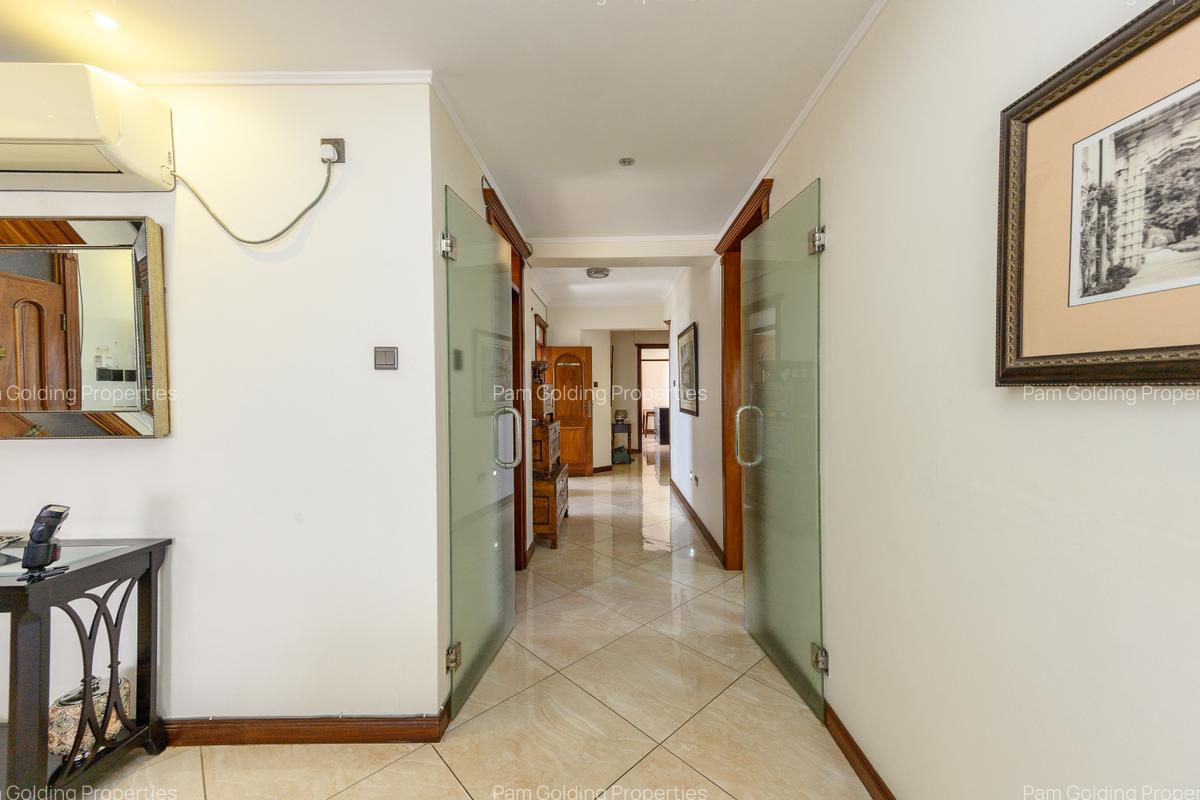 4 Bed Apartment with En Suite in Kizingo - 6