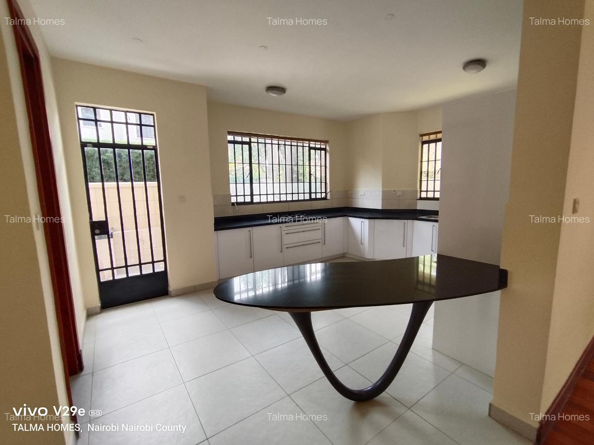 5 Bed Townhouse with En Suite at Lavington - 8