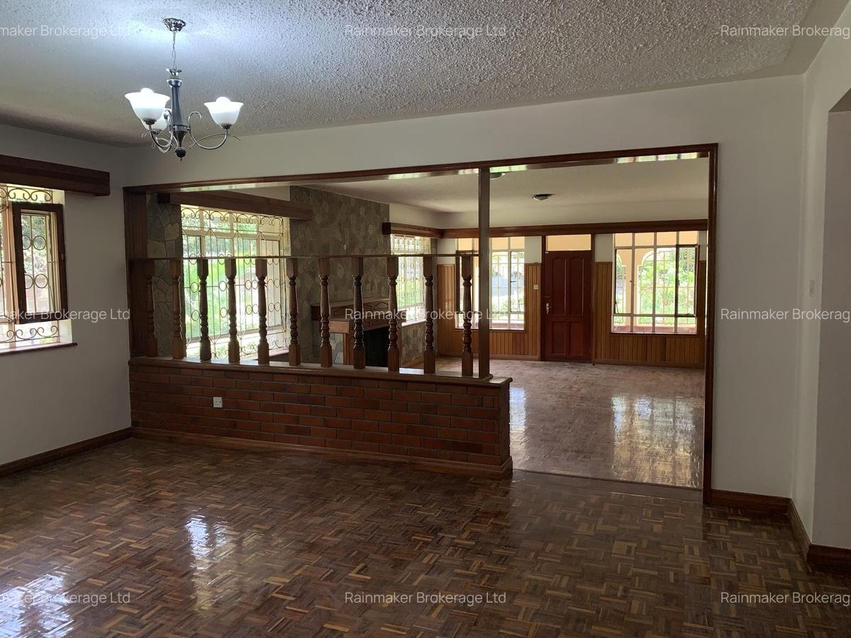 5 Bed House with En Suite in Nyari - 3