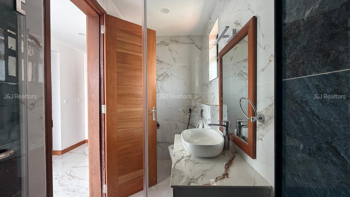 4 Bed Apartment with En Suite in Westlands Area - 19