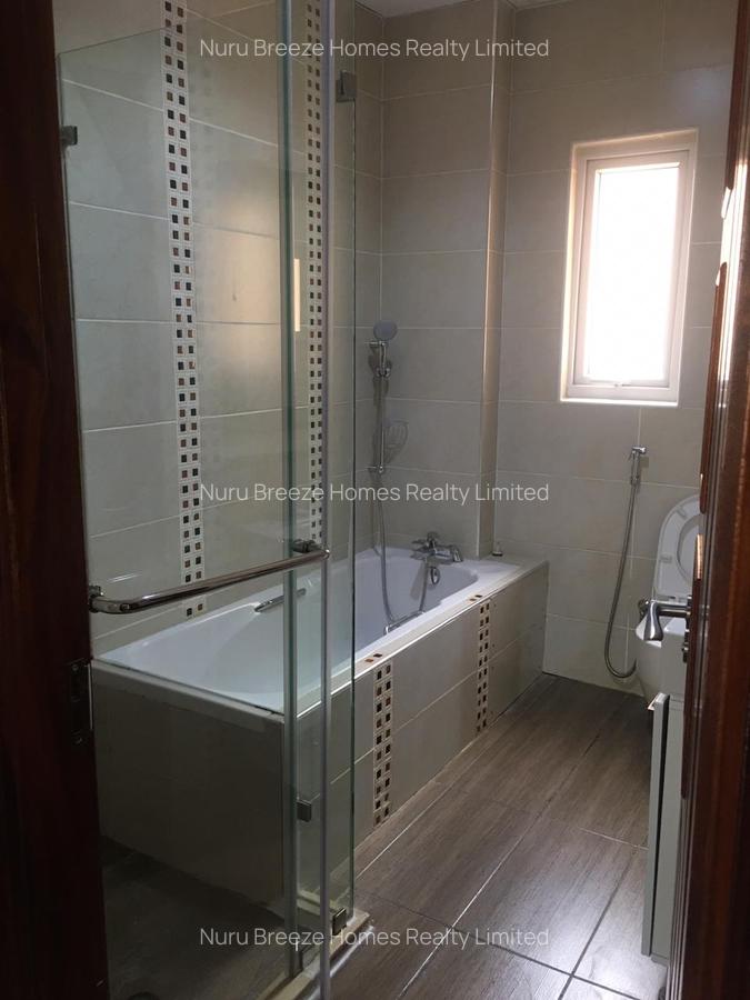 5 Bed Townhouse with En Suite in Lavington - 15