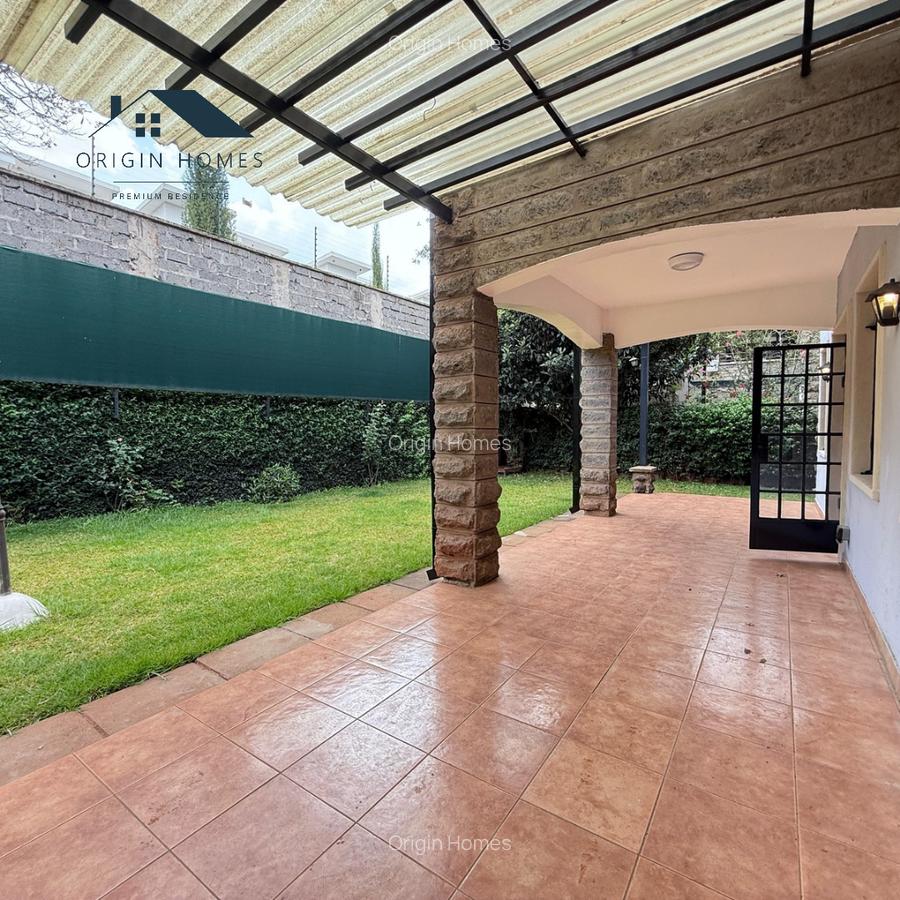 5 Bed Townhouse with En Suite at Lavington - 1