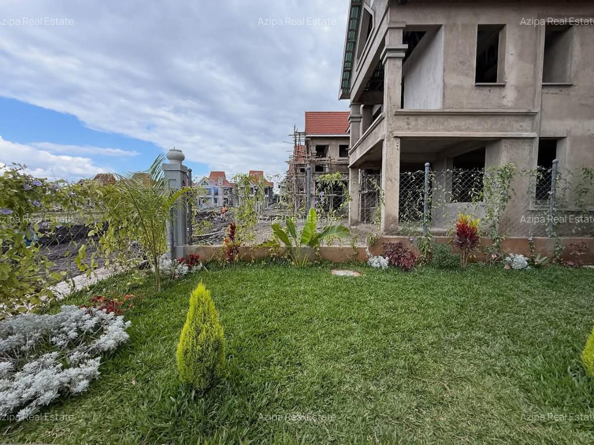 4 Bed Townhouse with En Suite at Namanga Road - 18