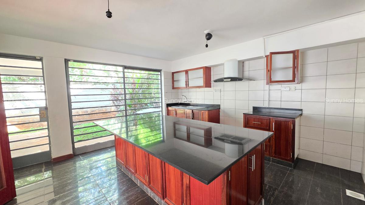 4 Bed Townhouse with En Suite at Convent Drive - 5