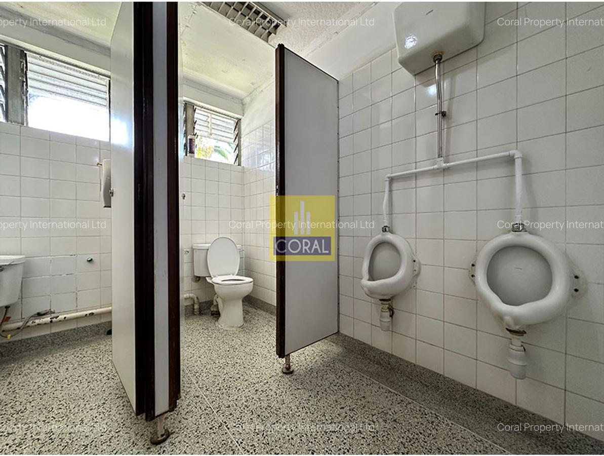 Office in Industrial Area - 12