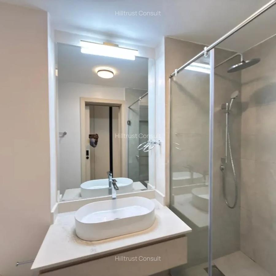 6 Bed Villa with En Suite in Lavington - 4