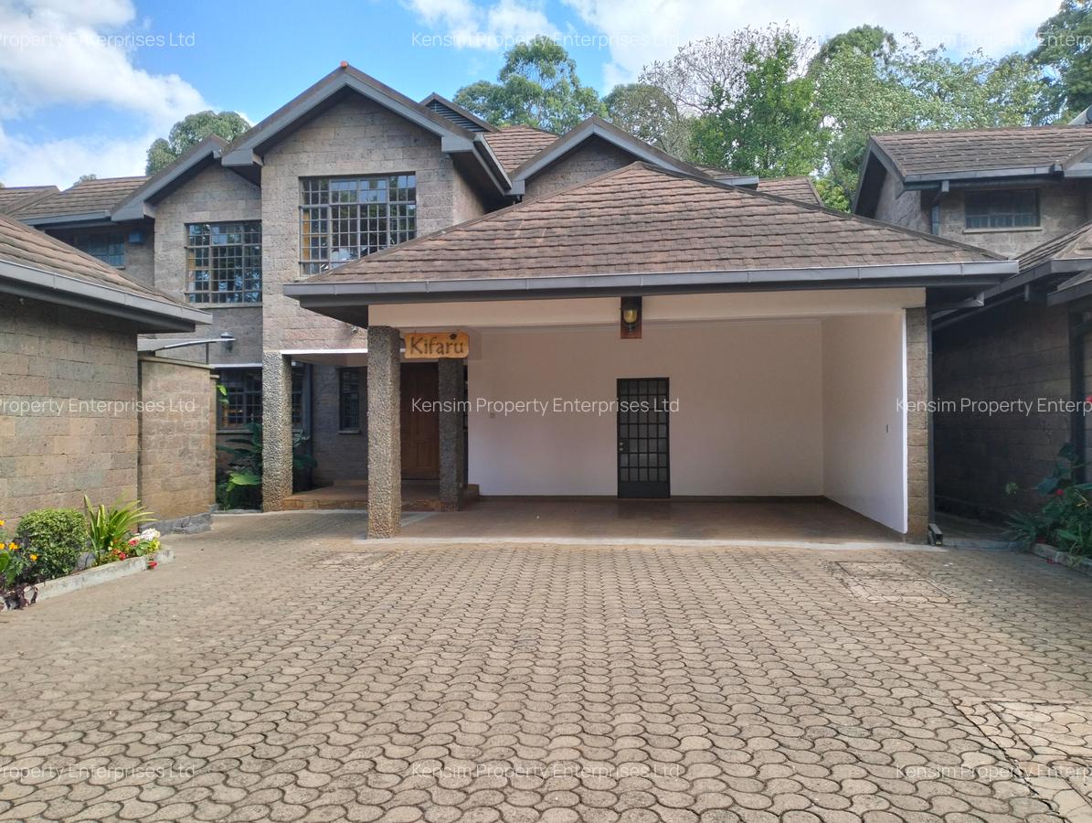 4 Bed Townhouse with En Suite in Spring Valley - 1