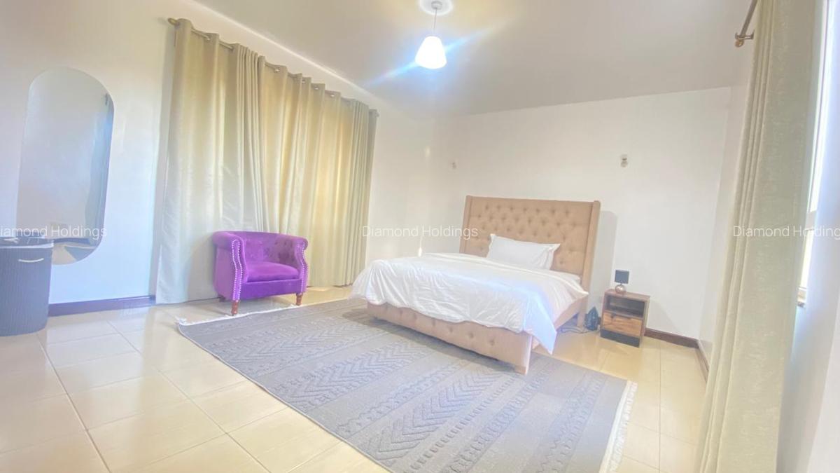 Serviced 2 Bed Apartment with En Suite at Brookside - 4