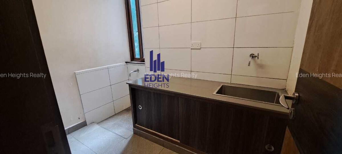 3 Bed Apartment with En Suite in Spring Valley - 4