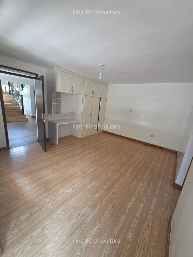 4 Bed House with En Suite in Runda - 15