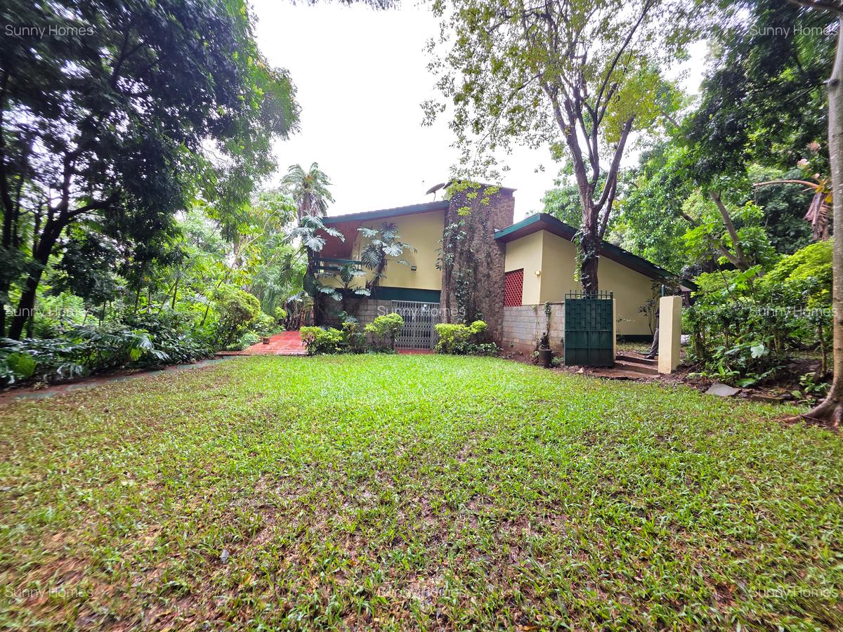 4 Bed House with En Suite at Lavington Green - 13