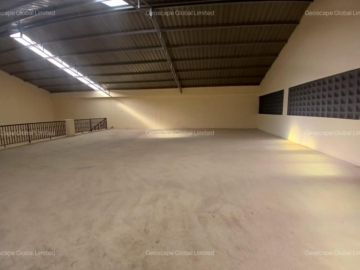 8,000 ft² Warehouse with Parking in Mlolongo - 5