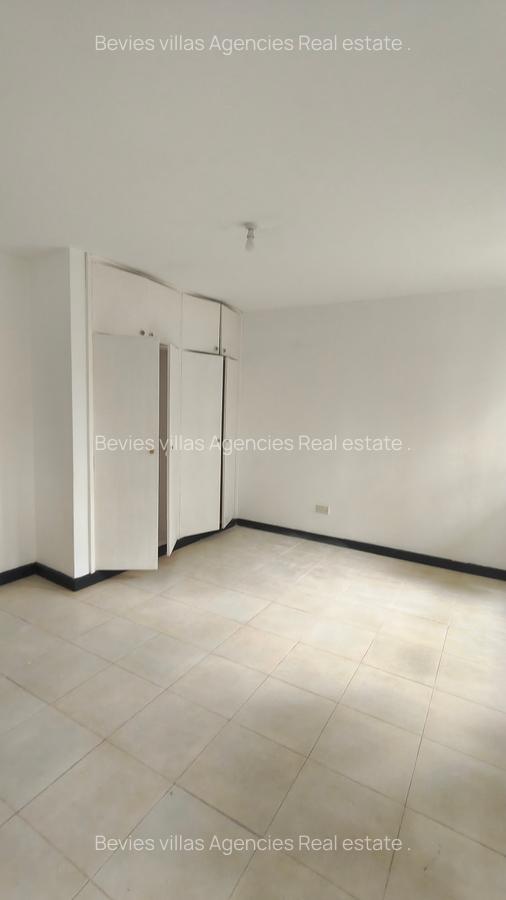 4 Bed House with En Suite at Lavington - 17