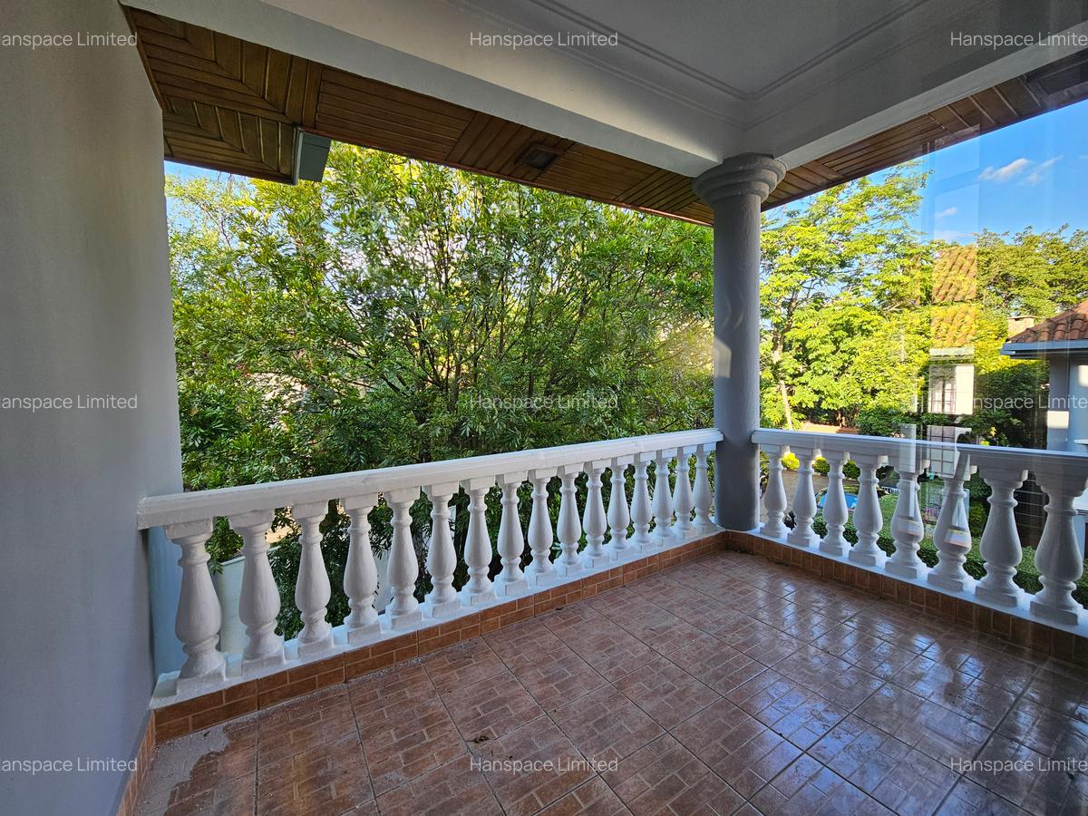 4 Bed Villa with En Suite at Kaputei Road - 10