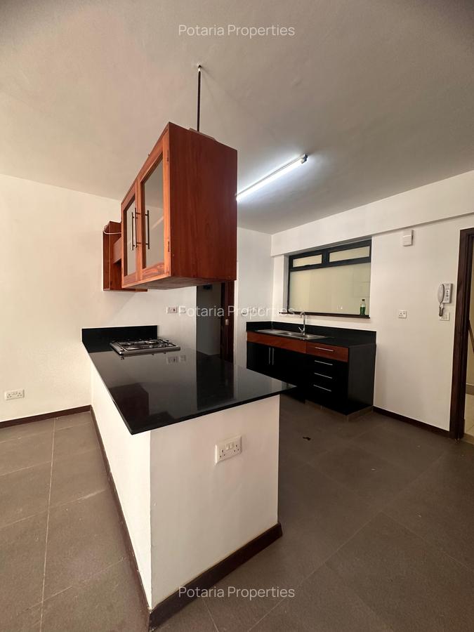 2 Bed Apartment with En Suite in Riverside - 8