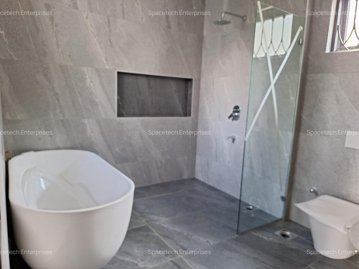 4 Bed House with En Suite in Loresho - 10