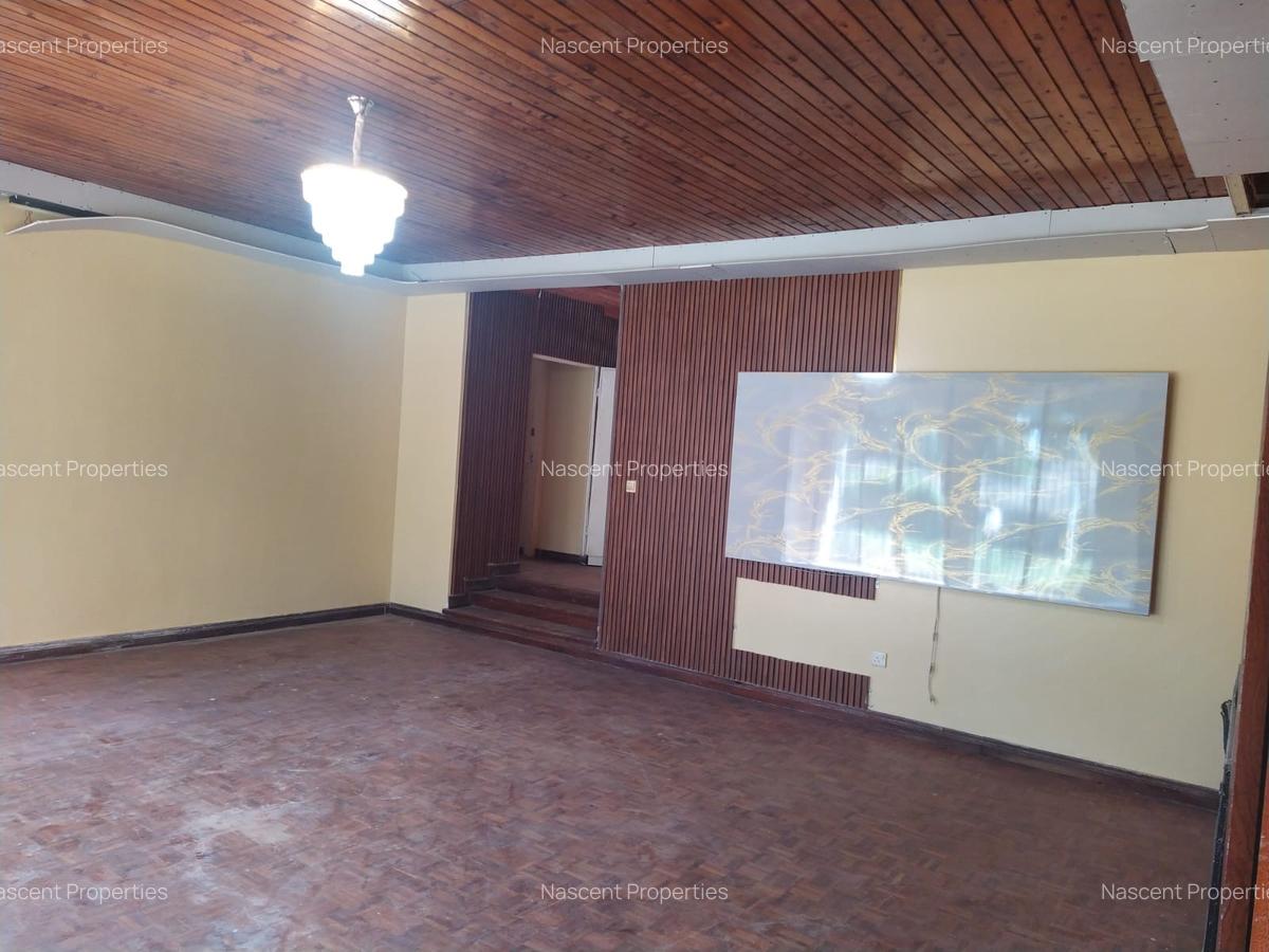 5 Bed House with En Suite in Loresho - 11