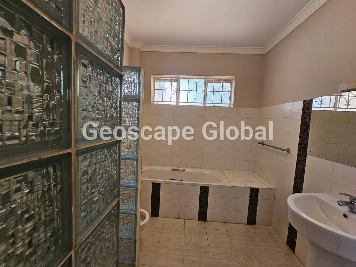 5 Bed House with En Suite in Runda - 6