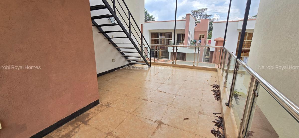5 Bed Townhouse with En Suite at Lavington Green - 15